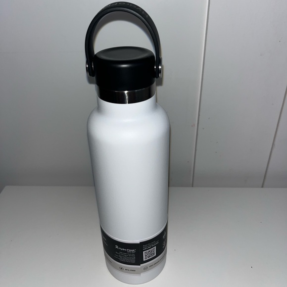 NWT Hydro Flask - Picture 5 of 6